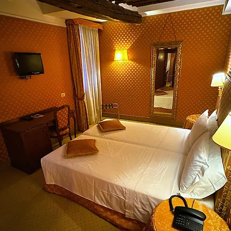 Corte Contarina מלון