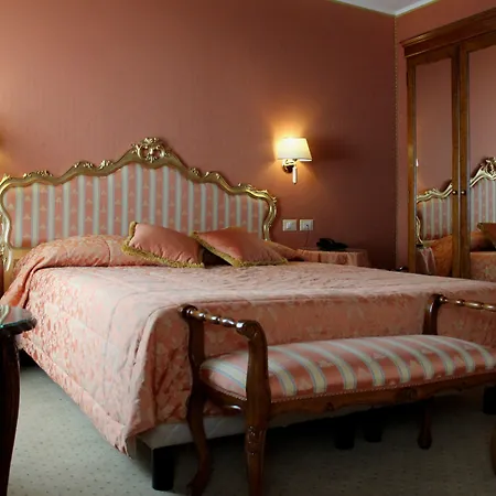 Corte Contarina מלון 3*